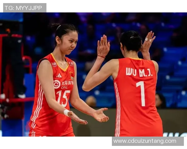 2015年女排世界日杯精彩对决中国队与本队的巅峰较量回顾 2015年女排世界日杯精彩对决中国队与本队的巅峰较量回顾